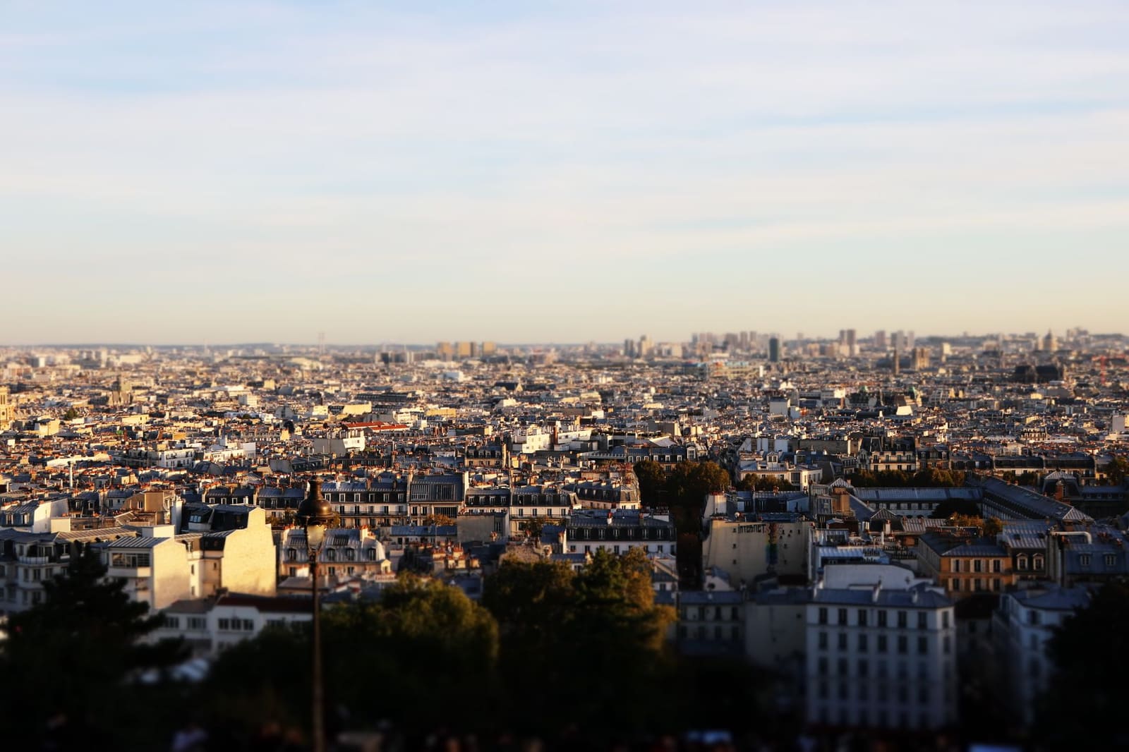 Découvrez Nos Services d’Annonces sur Agence-de-Recrutement.com! »