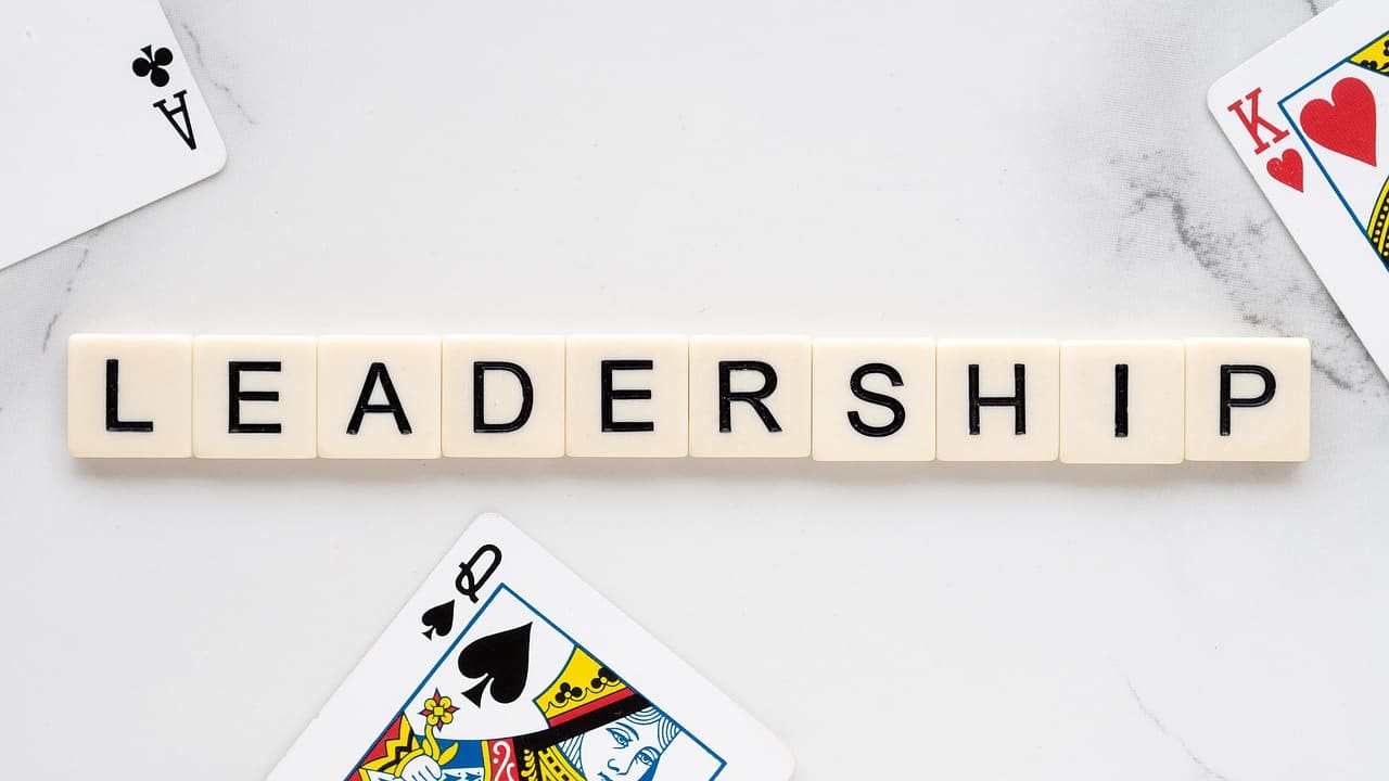 découvrez les compétences essentielles en leadership qui favorisent une gestion efficace, inspirent les équipes et stimulent la performance au sein de votre organisation.