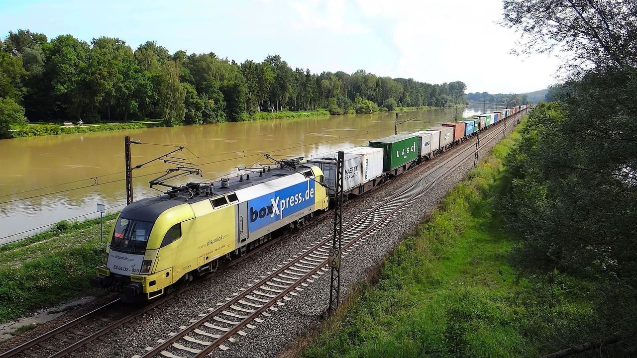 découvrez les services d'un commissionnaire de transport (freight forwarder) pour optimiser votre logistique internationale. profitez d'expertises sur la gestion des expéditions, le dédouanement et le choix des meilleures solutions de transport adaptés à vos besoins.