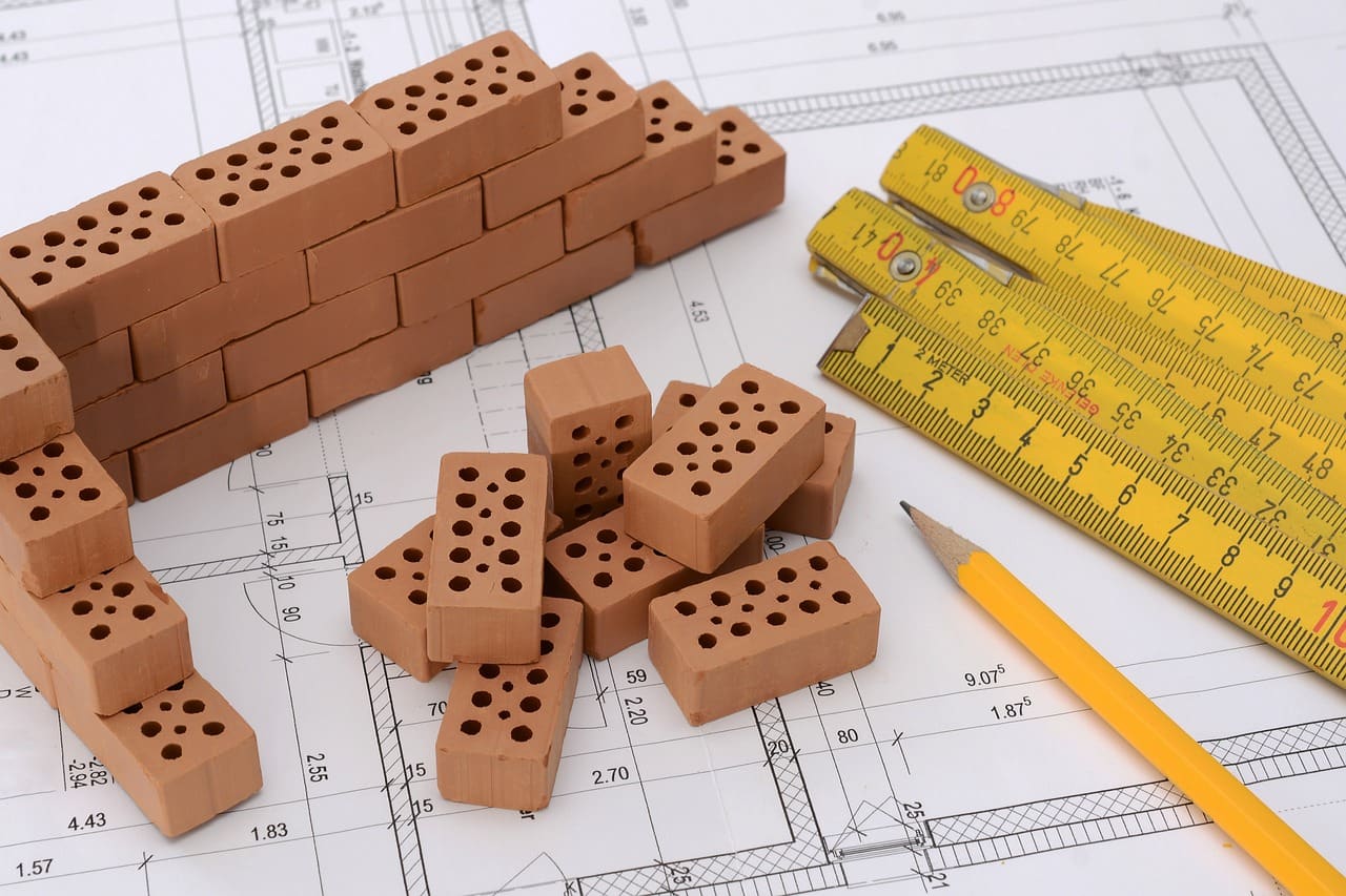 découvrez le métier d'architecte réseau, un expert en conception et mise en place d'infrastructures réseaux. apprenez comment ces professionnels assurent la performance, la sécurité et la fiabilité des systèmes de communication au sein des entreprises.