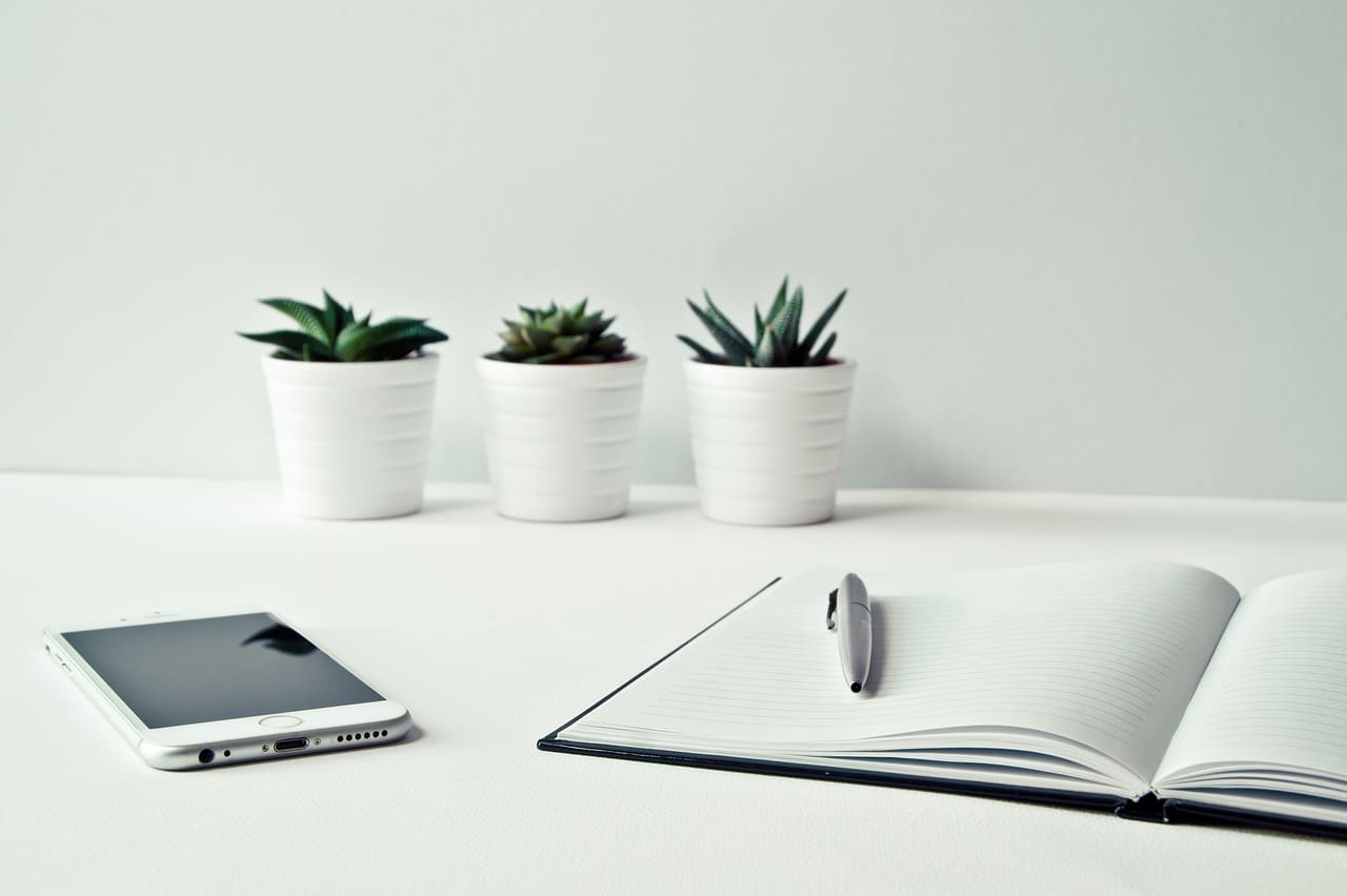 découvrez comment gérer efficacement votre absence au travail avec notre guide sur les messages d'out-of-office. apprenez à informer vos collègues et clients tout en préservant votre disponibilité et professionnalisme lors de vos congés.