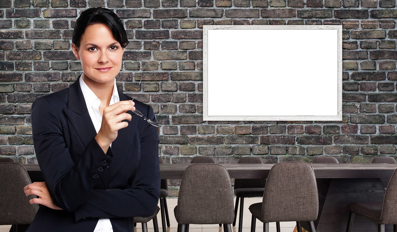 découvrez comment un site manager assure la gestion efficace d'un site, en coordonnant les équipes, optimisant les ressources et garantissant la qualité des projets. explorez les compétences clés et les outils essentiels pour exceller dans ce rôle indispensable.