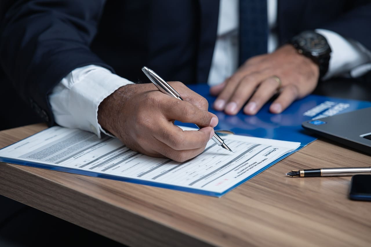 découvrez l'expertise d'un avocat spécialisé qui vous accompagne dans vos démarches juridiques avec professionnalisme. obtenez des conseils personnalisés pour résoudre vos problèmes légaux efficacement.